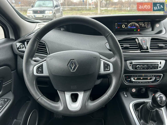 Белый Рено Гранд Сценик, объемом двигателя 1.5 л и пробегом 241 тыс. км за 9500 $, фото 161 на Automoto.ua