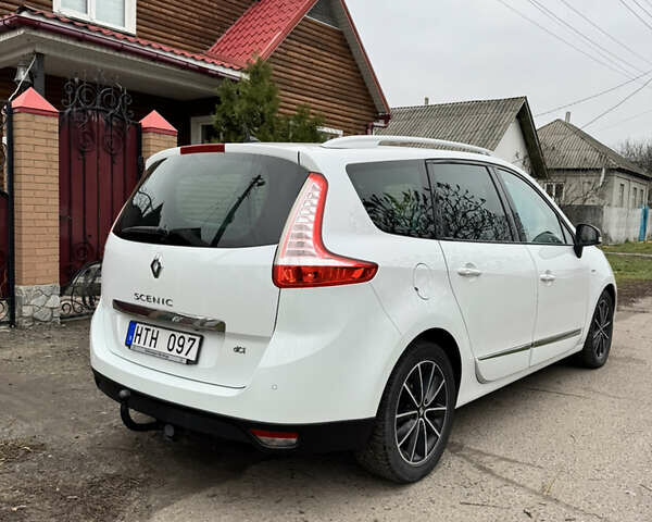 Белый Рено Гранд Сценик, объемом двигателя 1.6 л и пробегом 162 тыс. км за 10500 $, фото 21 на Automoto.ua