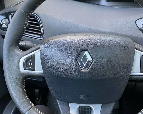 Белый Рено Гранд Сценик, объемом двигателя 1.5 л и пробегом 257 тыс. км за 9000 $, фото 14 на Automoto.ua