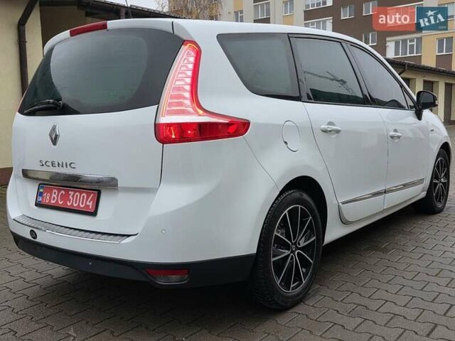 Белый Рено Гранд Сценик, объемом двигателя 1.6 л и пробегом 228 тыс. км за 8777 $, фото 3 на Automoto.ua
