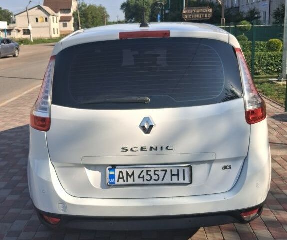 Білий Рено Гранд Сценік, об'ємом двигуна 1.5 л та пробігом 250 тис. км за 9600 $, фото 2 на Automoto.ua