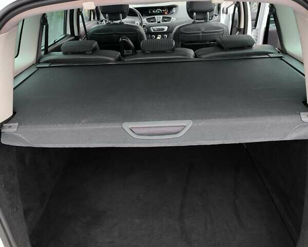 Білий Рено Гранд Сценік, об'ємом двигуна 1.5 л та пробігом 212 тис. км за 9700 $, фото 15 на Automoto.ua