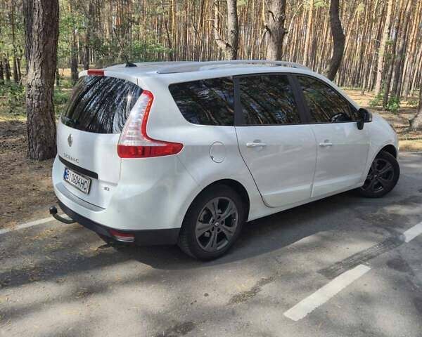 Белый Рено Гранд Сценик, объемом двигателя 1.5 л и пробегом 287 тыс. км за 8400 $, фото 19 на Automoto.ua