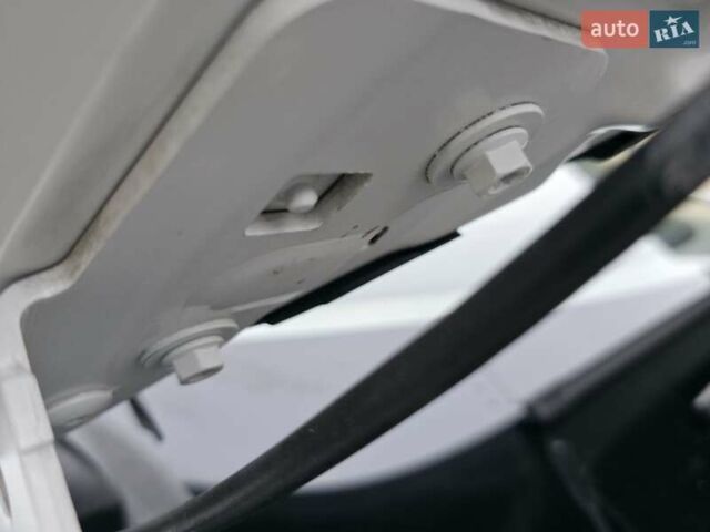 Белый Рено Гранд Сценик, объемом двигателя 1.6 л и пробегом 305 тыс. км за 7999 $, фото 28 на Automoto.ua