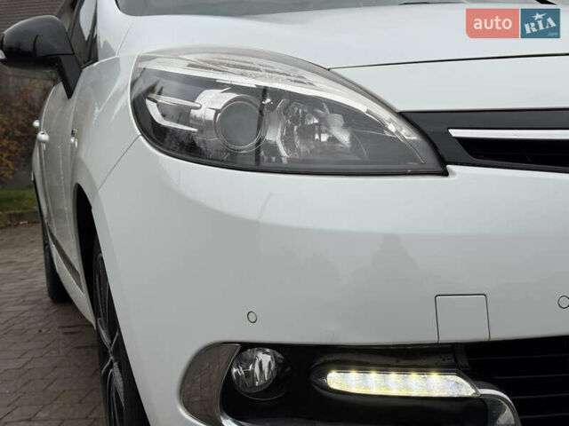 Белый Рено Гранд Сценик, объемом двигателя 1.6 л и пробегом 219 тыс. км за 9400 $, фото 9 на Automoto.ua