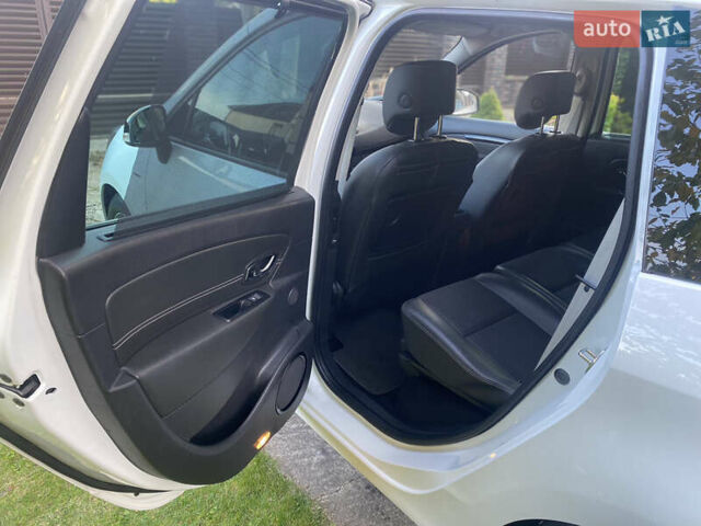 Рено Гранд Сценик 2013 в Ровно на Automoto.ua Белый Рено Гранд Сценик, объемом двигателя 1.5 л и пробегом 269 тыс. км за 9400 $, фото 20 на Automoto.ua