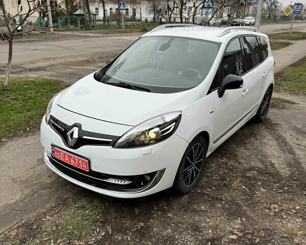Белый Рено Гранд Сценик, объемом двигателя 1.6 л и пробегом 162 тыс. км за 10500 $, фото 7 на Automoto.ua