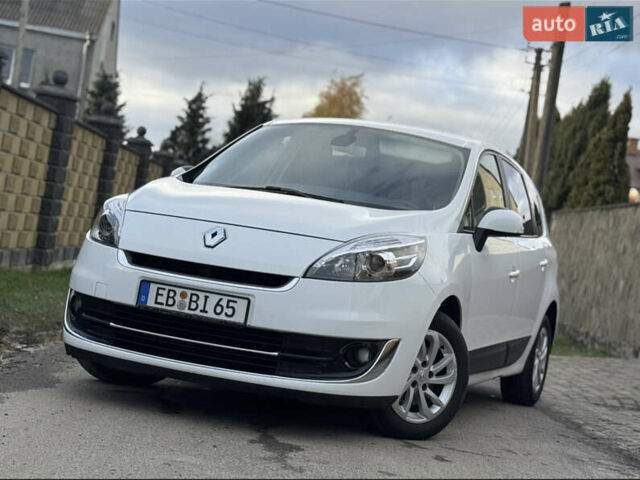 Белый Рено Гранд Сценик, объемом двигателя 1.5 л и пробегом 232 тыс. км за 8500 $, фото 1 на Automoto.ua