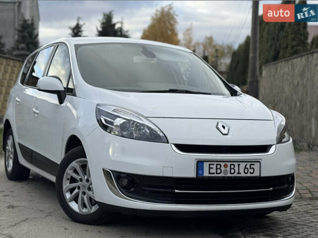 Белый Рено Гранд Сценик, объемом двигателя 1.5 л и пробегом 232 тыс. км за 8500 $, фото 2 на Automoto.ua