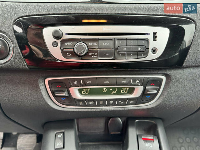 Белый Рено Гранд Сценик, объемом двигателя 1.6 л и пробегом 162 тыс. км за 10500 $, фото 36 на Automoto.ua