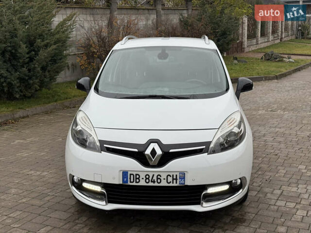 Белый Рено Гранд Сценик, объемом двигателя 1.6 л и пробегом 219 тыс. км за 9400 $, фото 1 на Automoto.ua
