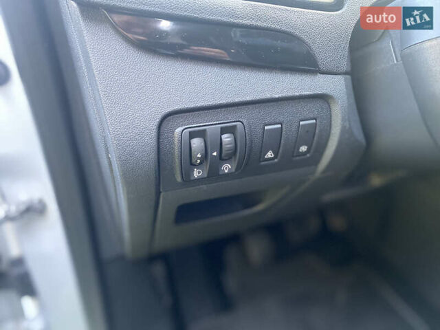 Рено Гранд Сценик 2013 в Ровно на Automoto.ua Белый Рено Гранд Сценик, объемом двигателя 1.5 л и пробегом 269 тыс. км за 9400 $, фото 18 на Automoto.ua