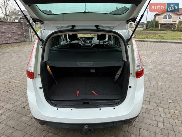 Белый Рено Гранд Сценик, объемом двигателя 1.6 л и пробегом 219 тыс. км за 9400 $, фото 25 на Automoto.ua