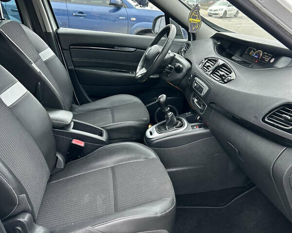 Белый Рено Гранд Сценик, объемом двигателя 1.5 л и пробегом 241 тыс. км за 9500 $, фото 156 на Automoto.ua