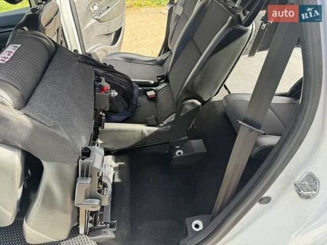 Рено Гранд Сценик 2013 в Калуше на Automoto.ua Белый Рено Гранд Сценик, объемом двигателя 1.5 л и пробегом 273 тыс. км за 7900 $, фото 17 на Automoto.ua