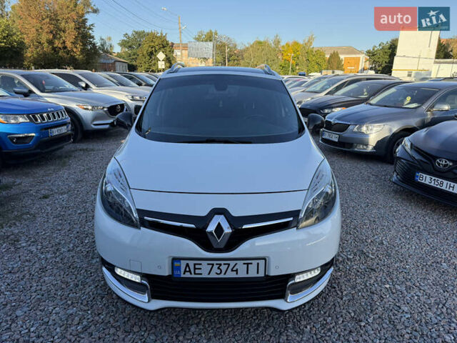Білий Рено Гранд Сценік, об'ємом двигуна 1.5 л та пробігом 250 тис. км за 9300 $, фото 2 на Automoto.ua