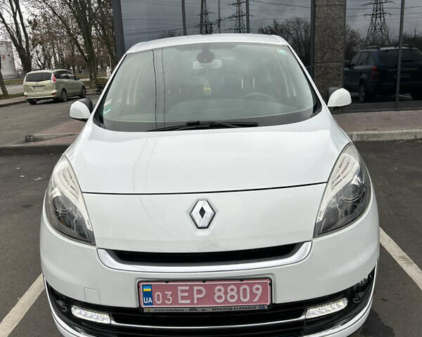 Белый Рено Гранд Сценик, объемом двигателя 1.5 л и пробегом 241 тыс. км за 9500 $, фото 9 на Automoto.ua