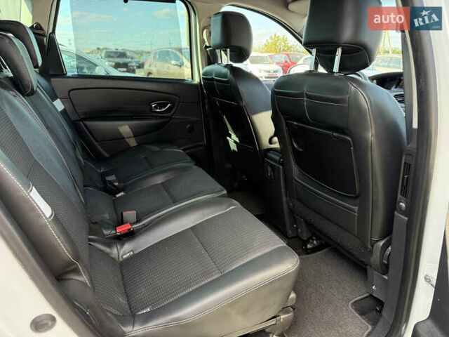 Белый Рено Гранд Сценик, объемом двигателя 1.6 л и пробегом 205 тыс. км за 9999 $, фото 26 на Automoto.ua