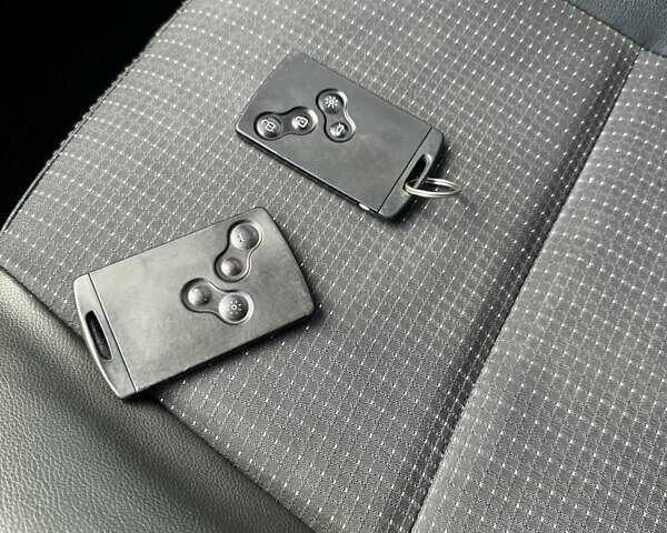 Рено Гранд Сценик 2013 в Калуше на Automoto.ua Белый Рено Гранд Сценик, объемом двигателя 1.5 л и пробегом 273 тыс. км за 7900 $, фото 21 на Automoto.ua