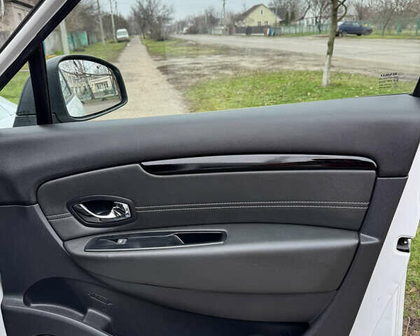 Белый Рено Гранд Сценик, объемом двигателя 1.6 л и пробегом 162 тыс. км за 10500 $, фото 74 на Automoto.ua