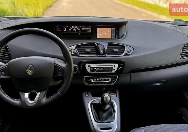 Білий Рено Гранд Сценік, об'ємом двигуна 1.2 л та пробігом 177 тис. км за 6999 $, фото 8 на Automoto.ua