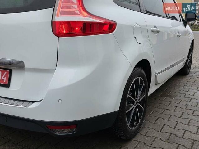 Белый Рено Гранд Сценик, объемом двигателя 1.6 л и пробегом 228 тыс. км за 8777 $, фото 20 на Automoto.ua