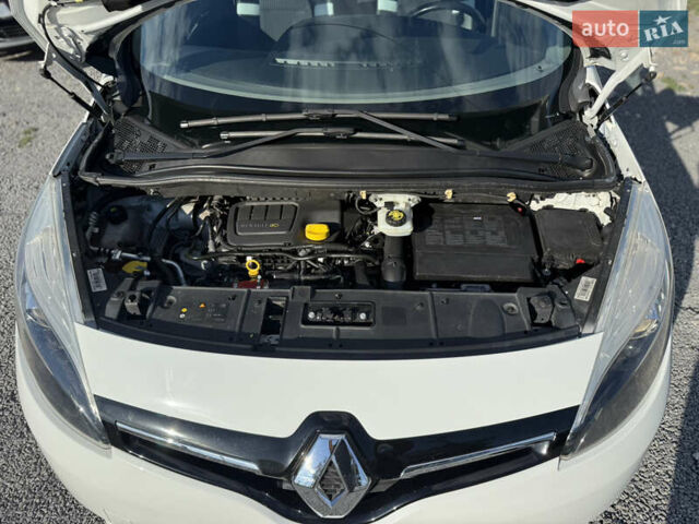 Белый Рено Гранд Сценик, объемом двигателя 1.6 л и пробегом 205 тыс. км за 9999 $, фото 35 на Automoto.ua