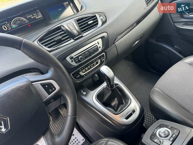 Рено Гранд Сценик 2013 в Калуше на Automoto.ua Белый Рено Гранд Сценик, объемом двигателя 1.5 л и пробегом 273 тыс. км за 7900 $, фото 13 на Automoto.ua