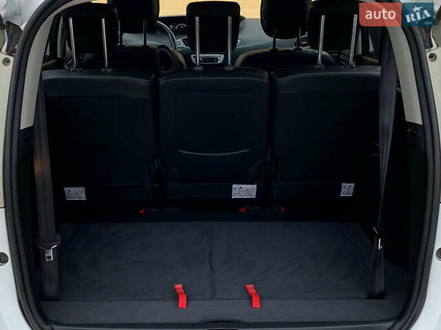 Білий Рено Гранд Сценік, об'ємом двигуна 1.5 л та пробігом 215 тис. км за 8700 $, фото 25 на Automoto.ua