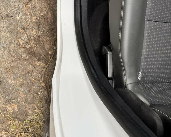 Белый Рено Гранд Сценик, объемом двигателя 1.6 л и пробегом 162 тыс. км за 10500 $, фото 60 на Automoto.ua