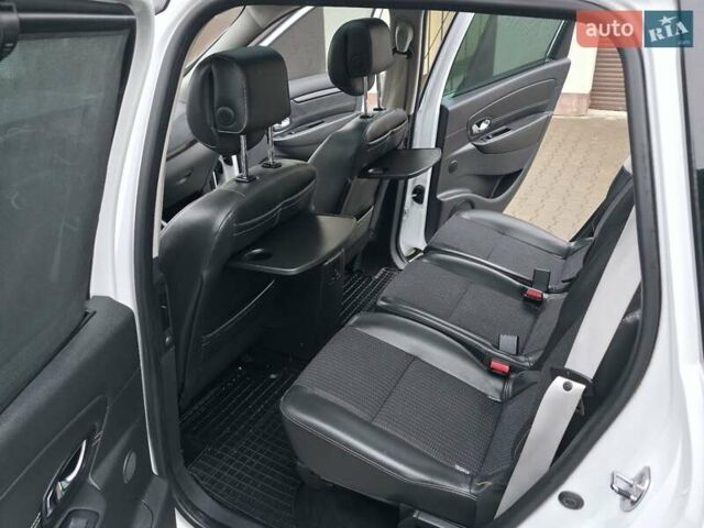 Белый Рено Гранд Сценик, объемом двигателя 1.6 л и пробегом 228 тыс. км за 8777 $, фото 42 на Automoto.ua