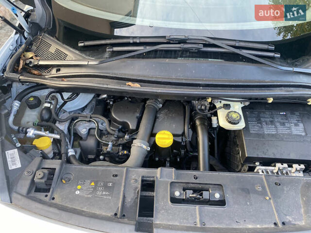 Рено Гранд Сценик 2013 в Ровно на Automoto.ua Белый Рено Гранд Сценик, объемом двигателя 1.5 л и пробегом 269 тыс. км за 9400 $, фото 33 на Automoto.ua