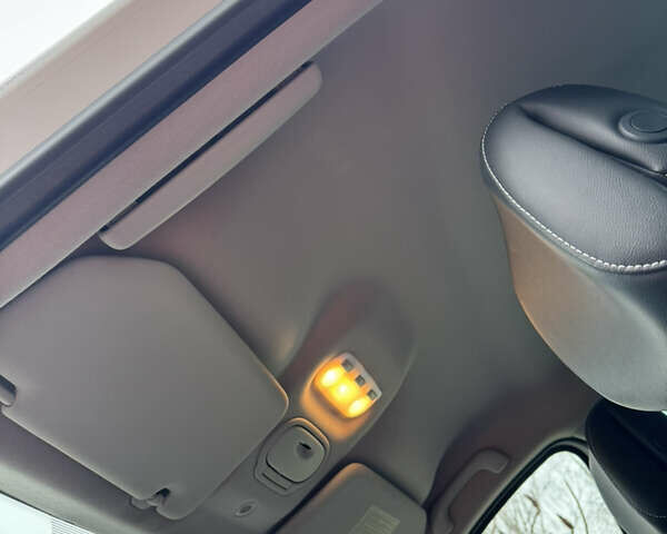 Белый Рено Гранд Сценик, объемом двигателя 1.6 л и пробегом 162 тыс. км за 10500 $, фото 49 на Automoto.ua