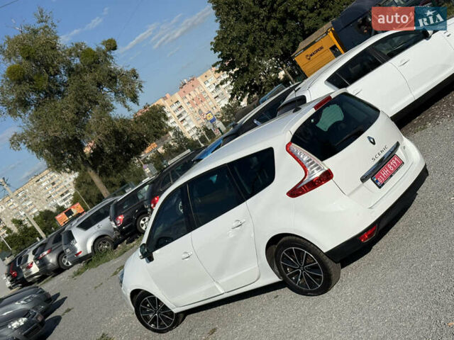 Белый Рено Гранд Сценик, объемом двигателя 1.6 л и пробегом 205 тыс. км за 9999 $, фото 5 на Automoto.ua