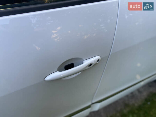 Рено Гранд Сценик 2013 в Ровно на Automoto.ua Белый Рено Гранд Сценик, объемом двигателя 1.5 л и пробегом 269 тыс. км за 9400 $, фото 30 на Automoto.ua