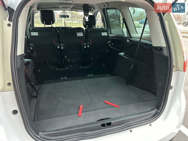 Белый Рено Гранд Сценик, объемом двигателя 1.5 л и пробегом 241 тыс. км за 9500 $, фото 79 на Automoto.ua