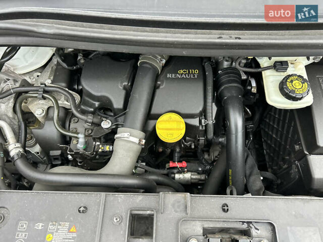 Белый Рено Гранд Сценик, объемом двигателя 1.5 л и пробегом 241 тыс. км за 9500 $, фото 60 на Automoto.ua