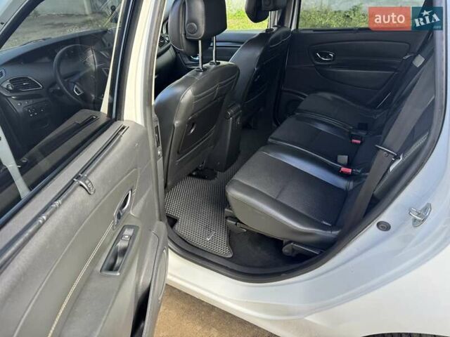 Рено Гранд Сценик 2013 в Калуше на Automoto.ua Белый Рено Гранд Сценик, объемом двигателя 1.5 л и пробегом 273 тыс. км за 7900 $, фото 14 на Automoto.ua