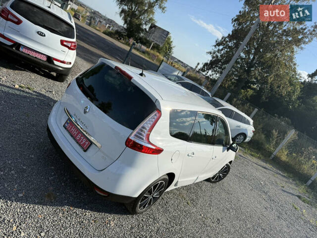Белый Рено Гранд Сценик, объемом двигателя 1.6 л и пробегом 205 тыс. км за 9999 $, фото 9 на Automoto.ua