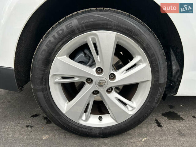 Белый Рено Гранд Сценик, объемом двигателя 1.5 л и пробегом 241 тыс. км за 9500 $, фото 127 на Automoto.ua