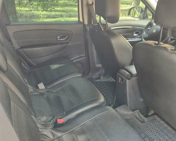 Белый Рено Гранд Сценик, объемом двигателя 1.5 л и пробегом 287 тыс. км за 8400 $, фото 30 на Automoto.ua