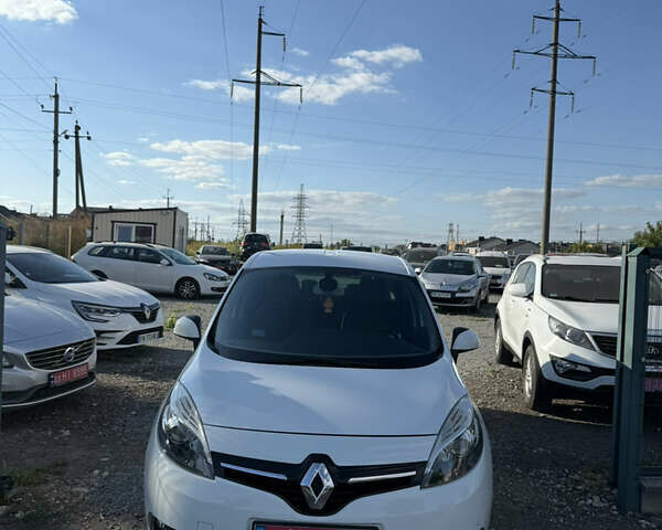 Белый Рено Гранд Сценик, объемом двигателя 1.6 л и пробегом 205 тыс. км за 9999 $, фото 12 на Automoto.ua