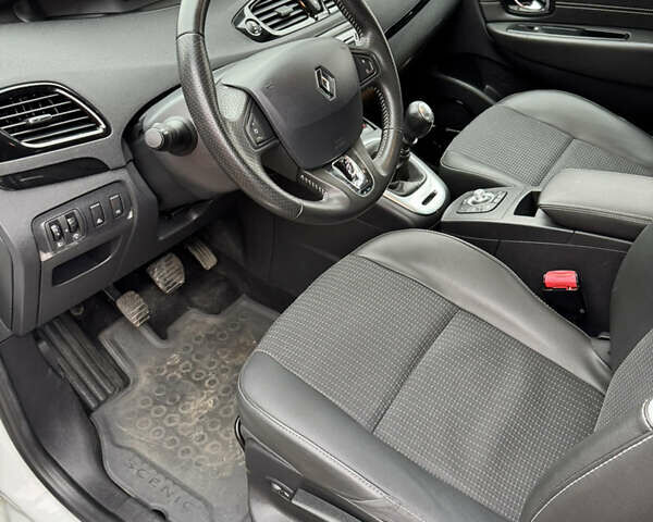 Белый Рено Гранд Сценик, объемом двигателя 1.6 л и пробегом 162 тыс. км за 10500 $, фото 46 на Automoto.ua