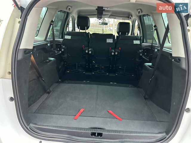 Белый Рено Гранд Сценик, объемом двигателя 1.5 л и пробегом 241 тыс. км за 9500 $, фото 133 на Automoto.ua