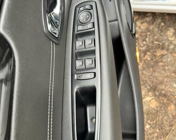 Белый Рено Гранд Сценик, объемом двигателя 1.6 л и пробегом 162 тыс. км за 10500 $, фото 53 на Automoto.ua