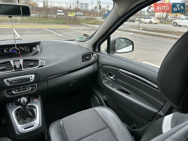 Белый Рено Гранд Сценик, объемом двигателя 1.5 л и пробегом 241 тыс. км за 9500 $, фото 16 на Automoto.ua