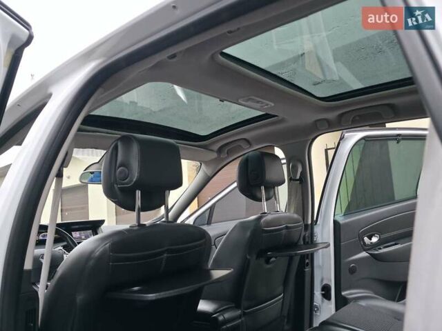 Белый Рено Гранд Сценик, объемом двигателя 1.6 л и пробегом 305 тыс. км за 7999 $, фото 41 на Automoto.ua