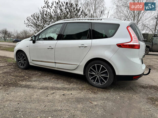 Белый Рено Гранд Сценик, объемом двигателя 1.6 л и пробегом 162 тыс. км за 10500 $, фото 19 на Automoto.ua