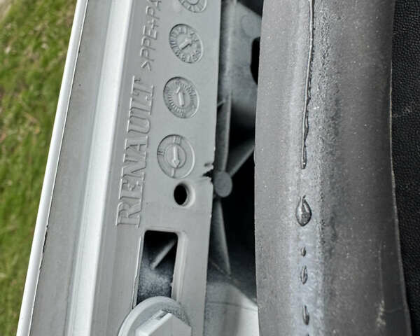 Белый Рено Гранд Сценик, объемом двигателя 1.6 л и пробегом 162 тыс. км за 10500 $, фото 79 на Automoto.ua