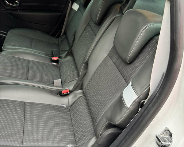 Белый Рено Гранд Сценик, объемом двигателя 1.6 л и пробегом 162 тыс. км за 10500 $, фото 57 на Automoto.ua